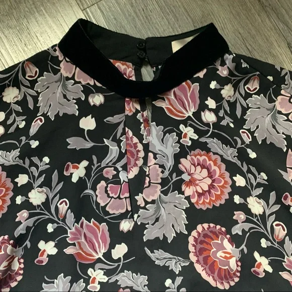 ❌SOLD❌Loft Floral Lavender & Black Tiered Blouse Size XS - Picture 8 of 15